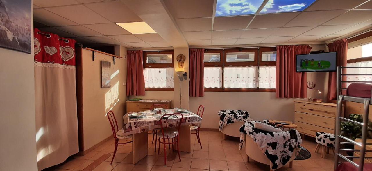 L'Aigle Royal Apartment Вожани Екстериор снимка