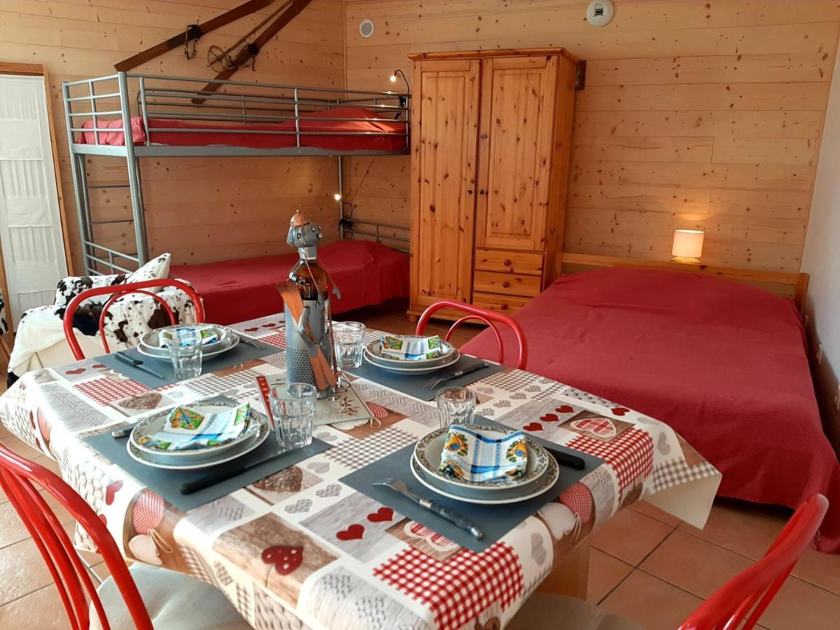 L'Aigle Royal Apartment Вожани Екстериор снимка